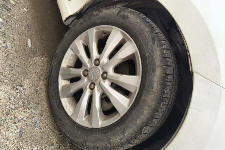 Used Honda City Classic 2012 1.5L manual Elite Edition Right Front Wheel Hub
