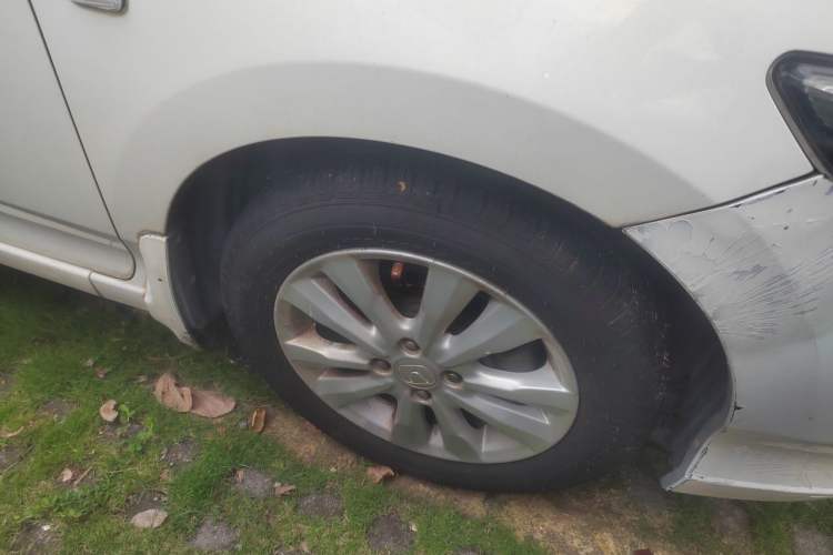 Used Honda City Classic 2012 1.5L manual Elite Edition Right Front Wheel Hub