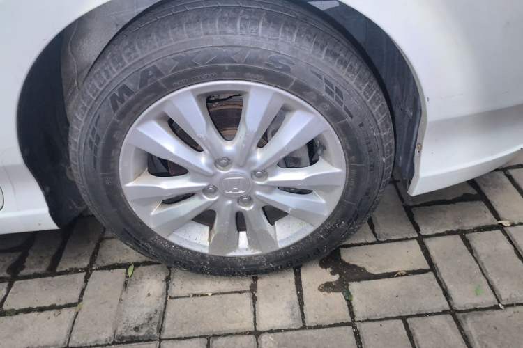Used Honda City Classic 2012 1.5L manual Elite Edition Right Front Wheel Hub