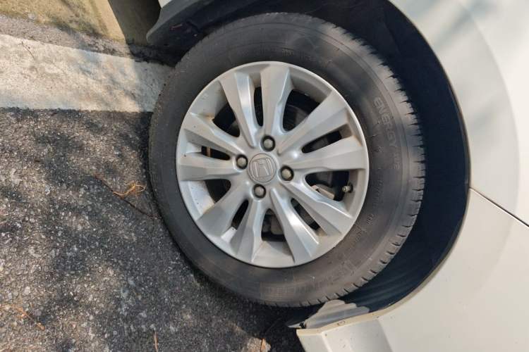Used Honda City Classic 2012 1.5L manual Elite Edition Right Front Wheel Hub