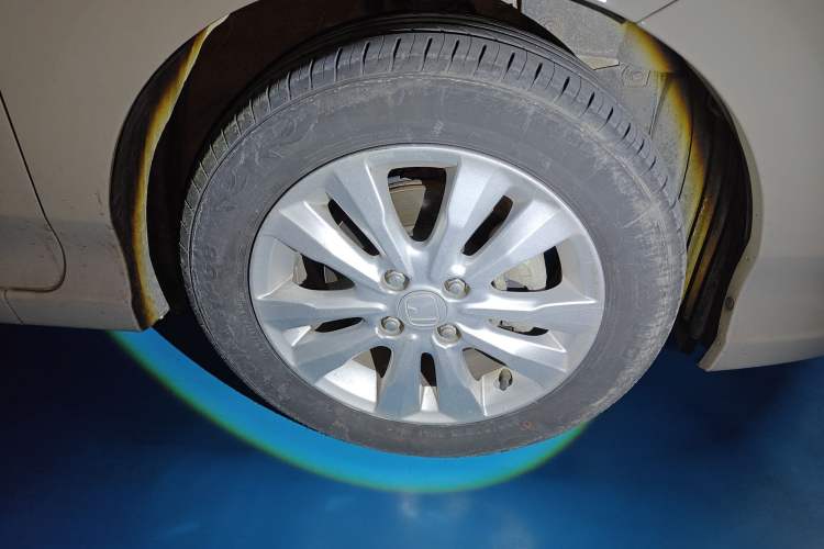 Used Honda City Classic 2012 1.5L Automatic Elite Edition Right Front Wheel Hub