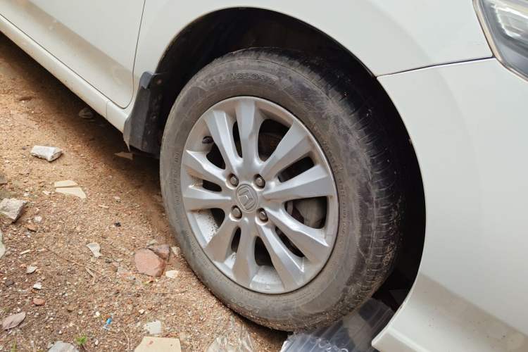 Used Honda City Classic 2012 1.5L manual Elite Edition Right Front Wheel Hub