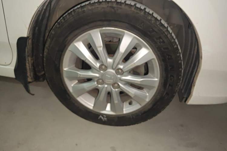 Used Honda City Classic 2012 1.5L manual Elite Edition Right Front Wheel Hub