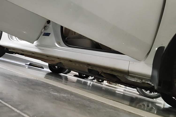 Used Honda City Classic 2012 1.5L Automatic Elite Edition Right Side Sill