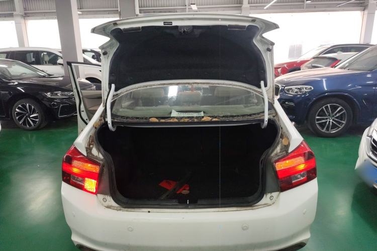 Used Honda City Classic 2012 1.5L manual Elite Edition Trunk