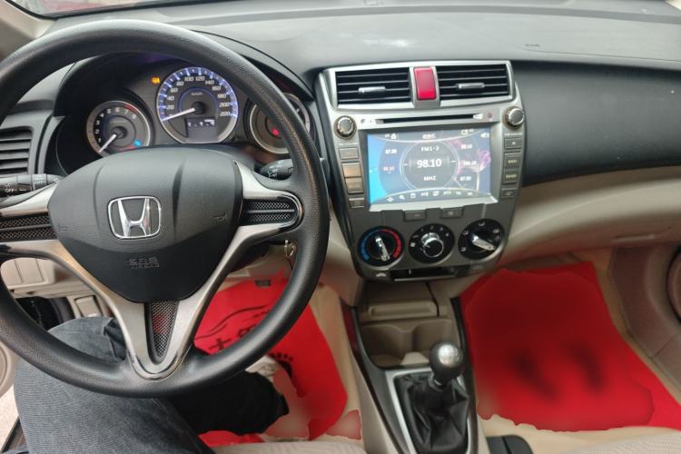 Used Honda City Classic 2014 Style 1.5L Manual Elite Edition Center Console