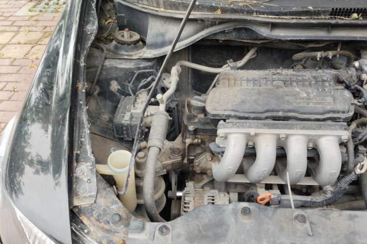 Used Honda City Classic 2014 Style 1.5L Manual Elite Edition Engine Bay Right