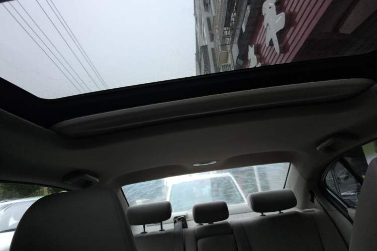 Used Honda City Classic 2014 Style 1.5L Manual Elite Edition Headliner