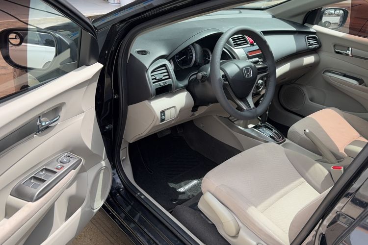 Used Honda City Classic 2014 Style 1.5L Automatic Elite Edition Interior 2