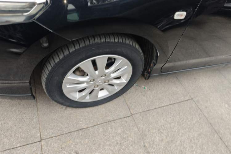 Used Honda City Classic 2014 Style 1.5L Manual Elite Edition Left Front Wheel Hub