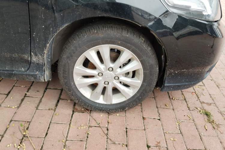 Used Honda City Classic 2014 Style 1.5L Manual Elite Edition Right Front Wheel Hub