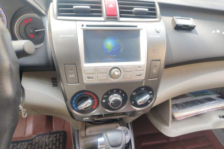 Used Honda City Classic 2014 Style 1.5L Automatic Elite Edition Audio And AC Panel