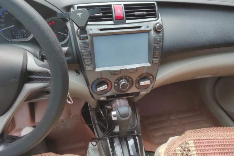 Used Honda City Classic 2014 Style 1.5L Automatic Elite Edition Audio And AC Panel