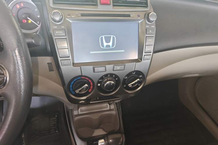 Used Honda City Classic 2014 Style 1.5L Automatic Elite Edition Audio And AC Panel