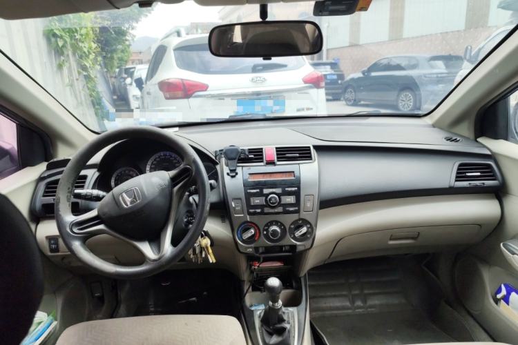Used Honda City Classic 2014 Style 1.5L Manual Elite Edition Center Console