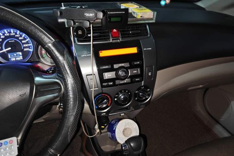 Used Honda City Classic 2014 Style 1.5L Automatic Elite Edition Audio And AC Panel