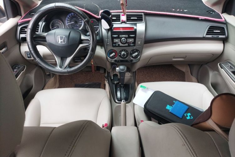 Used Honda City Classic 2014 Style 1.5L Automatic Elite Edition Audio And AC Panel