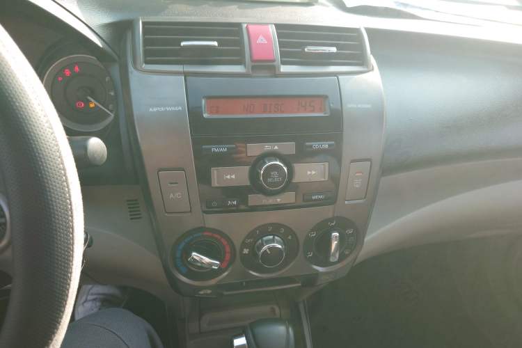 Used Honda City Classic 2014 Style 1.5L Automatic Elite Edition Audio And AC Panel