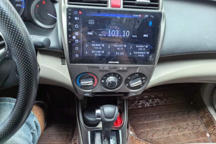 Used Honda City Classic 2014 Style 1.5L Automatic Elite Edition Audio And AC Panel