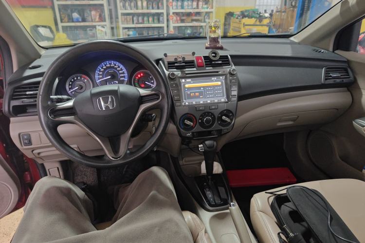 Used Honda City Classic 2014 Style 1.5L Automatic Elite Edition Center Console