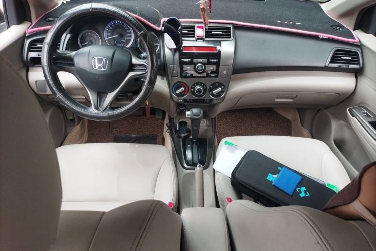 Used Honda City Classic 2014 Style 1.5L Automatic Elite Edition Center Console