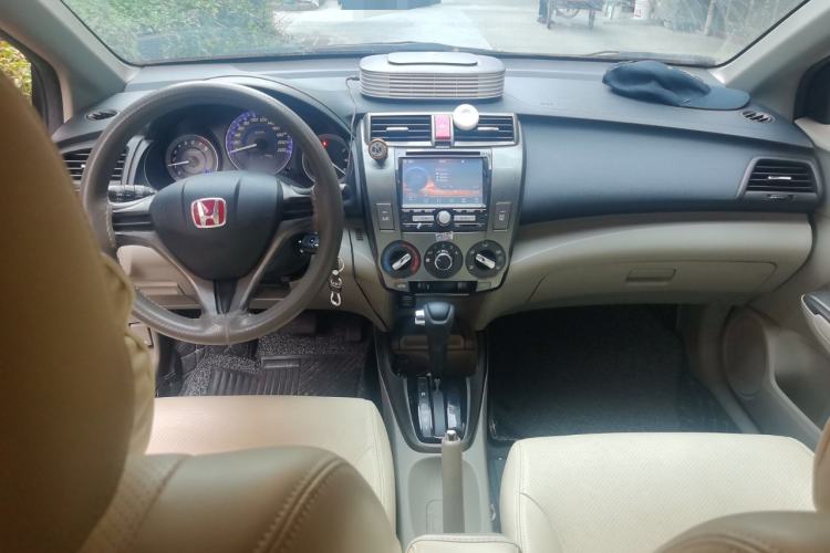 Used Honda City Classic 2014 Style 1.5L Automatic Elite Edition Center Console