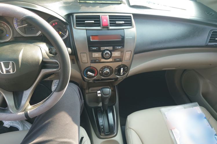 Used Honda City Classic 2014 Style 1.5L Automatic Elite Edition Center Console