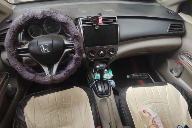 Used Honda City Classic 2014 Style 1.5L Automatic Elite Edition Center Console