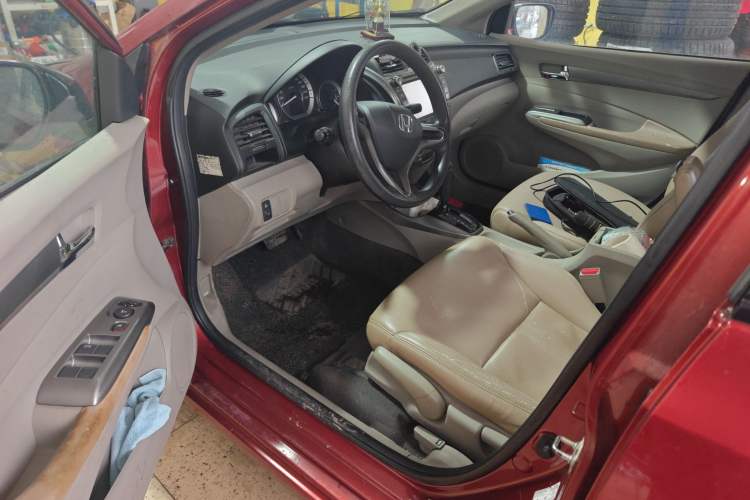 Used Honda City Classic 2014 Style 1.5L Automatic Elite Edition Driver Seat