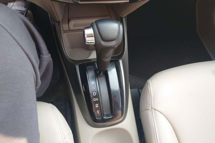 Used Honda City Classic 2014 Style 1.5L Automatic Elite Edition Gear Lever