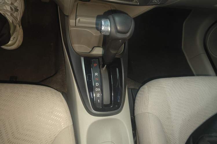 Used Honda City Classic 2014 Style 1.5L Automatic Elite Edition Gear Lever