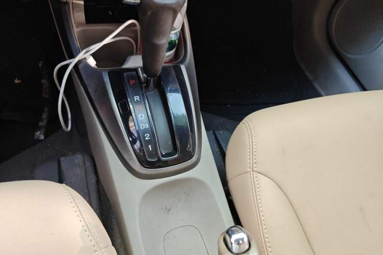 Used Honda City Classic 2014 Style 1.5L Automatic Elite Edition Gear Lever
