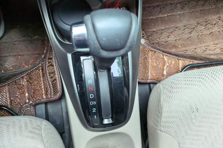 Used Honda City Classic 2014 Style 1.5L Automatic Elite Edition Gear Lever