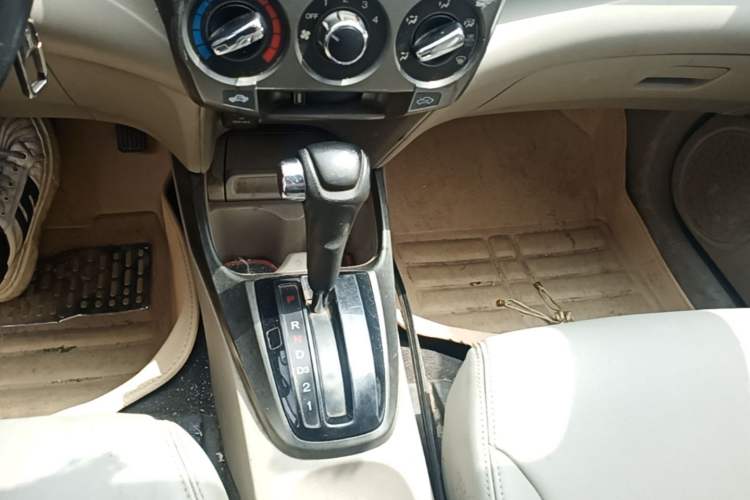 Used Honda City Classic 2014 Style 1.5L Automatic Elite Edition Gear Lever