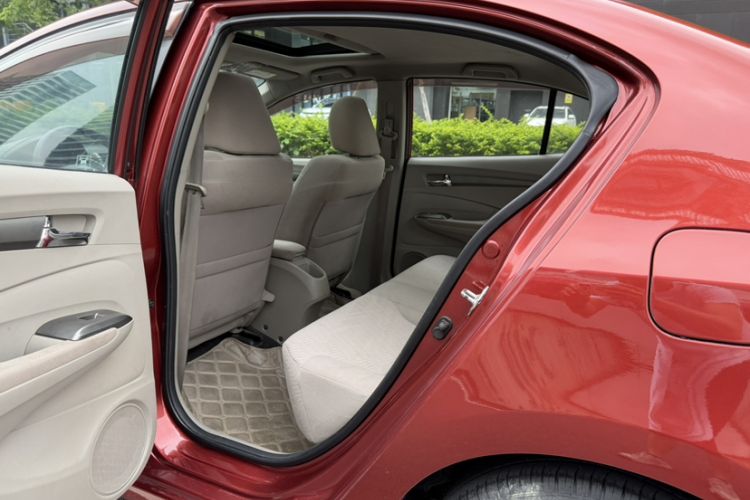 Used Honda City Classic 2014 Style 1.5L Automatic Elite Edition Interior 4