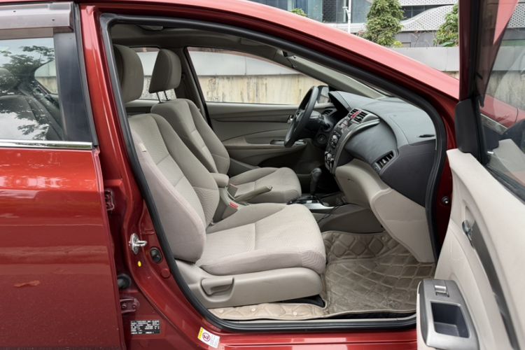 Used Honda City Classic 2014 Style 1.5L Automatic Elite Edition Right Front Seat