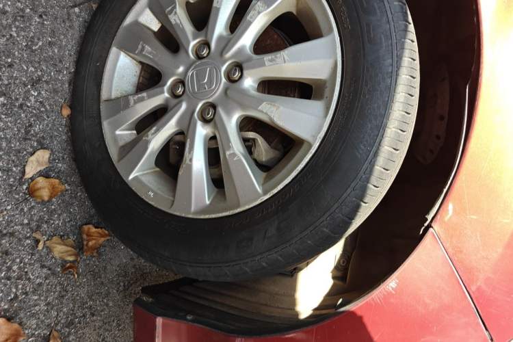 Used Honda City Classic 2014 Style 1.5L Automatic Elite Edition Right Front Wheel Hub