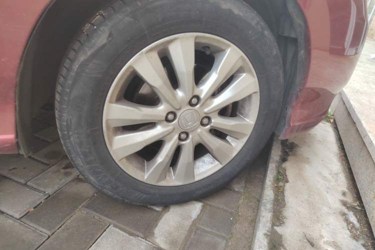Used Honda City Classic 2014 Style 1.5L Automatic Elite Edition Right Front Wheel Hub