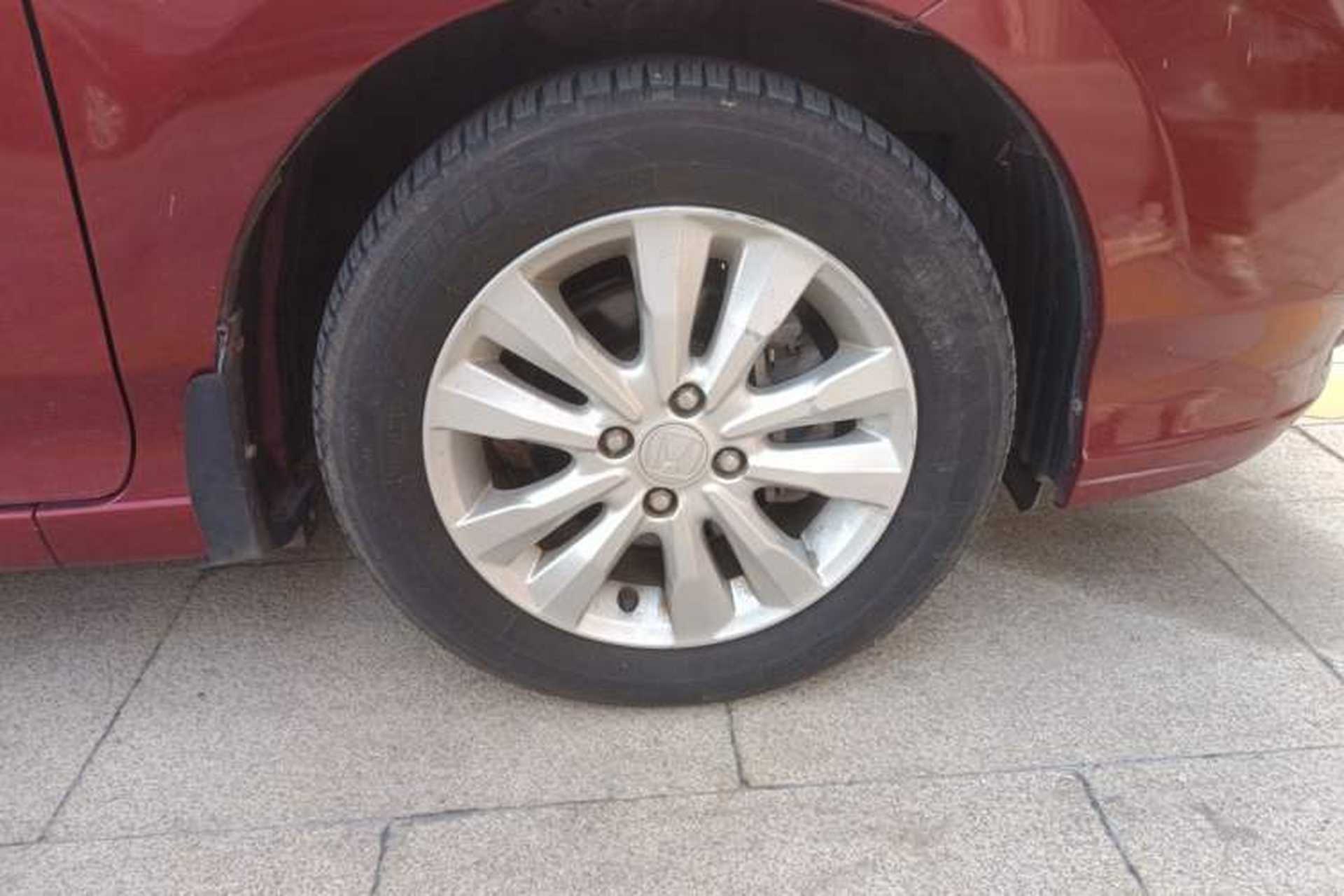 Used Honda City Classic 2014 Style 1.5L Automatic Elite Edition Right Front Wheel Hub
