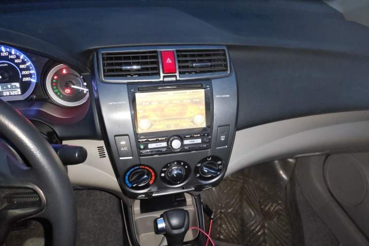 Used Honda City Classic 2014 Style 1.5L Automatic Elite Edition Audio And AC Panel