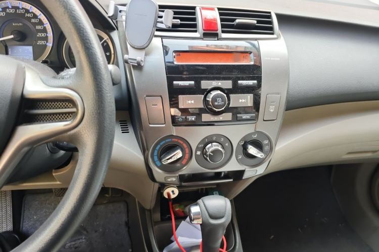 Used Honda City Classic 2014 Style 1.5L Automatic Elite Edition Audio And AC Panel