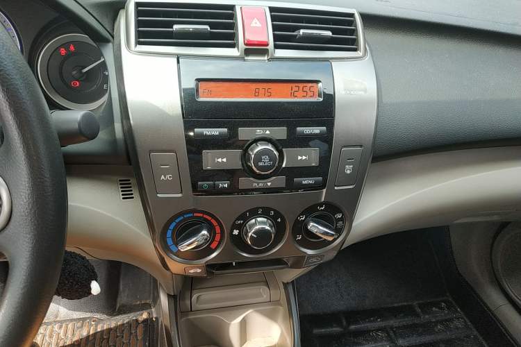 Used Honda City Classic 2014 Style 1.5L Manual Elite Edition Audio And AC Panel