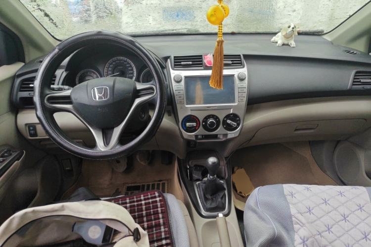 Used Honda City Classic 2014 Style 1.5L Manual Elite Edition Center Console
