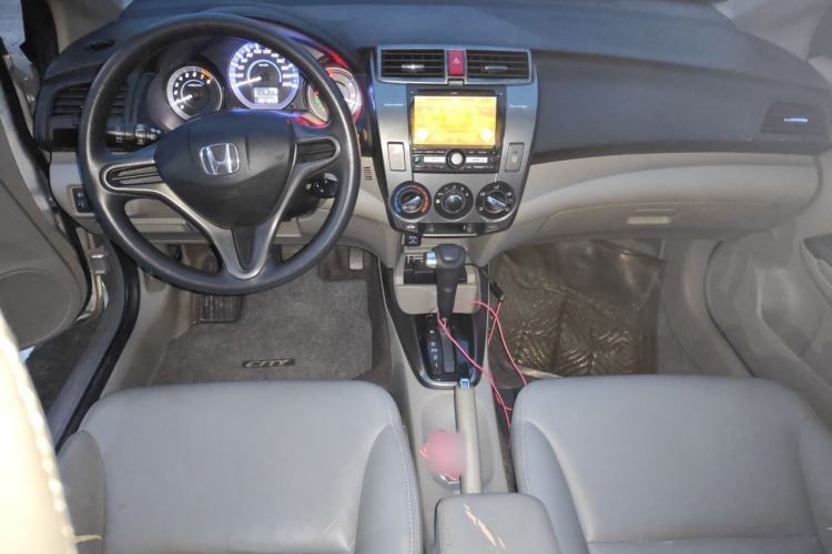 Used Honda City Classic 2014 Style 1.5L Automatic Elite Edition Center Console