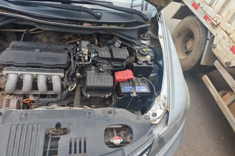 Used Honda City Classic 2014 Style 1.5L Manual Elite Edition Engine Bay Left