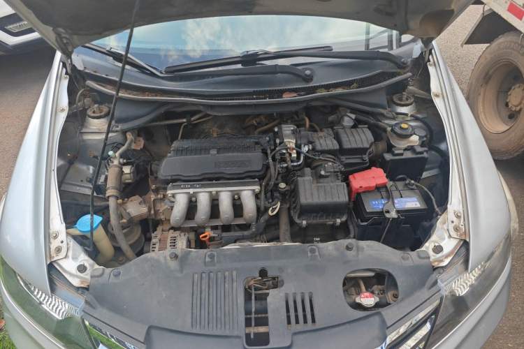 Used Honda City Classic 2014 Style 1.5L Manual Elite Edition Engine Bay