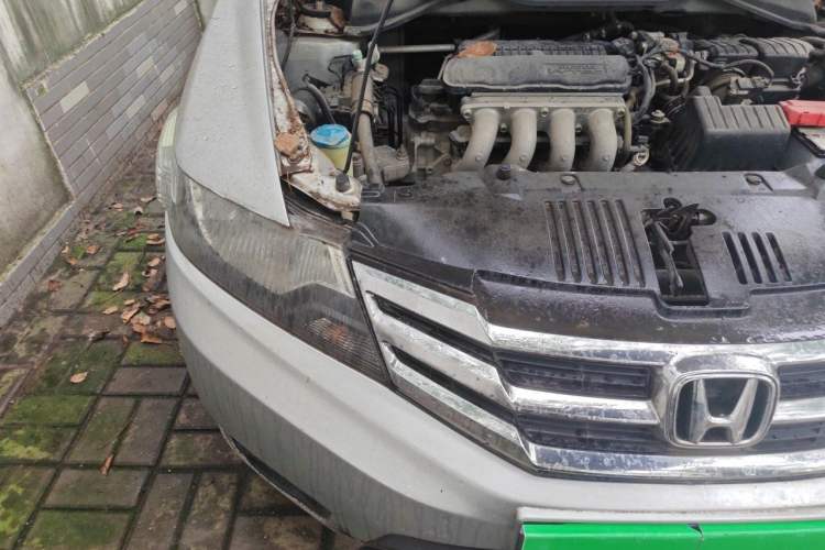 Used Honda City Classic 2014 Style 1.5L Manual Elite Edition Engine Bay Right