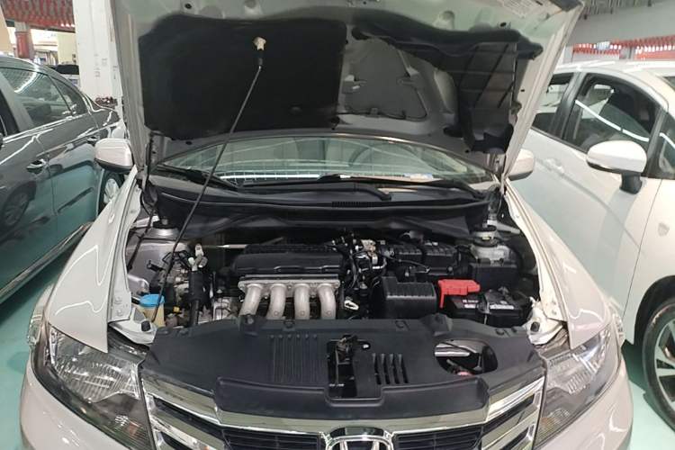 Used Honda City Classic 2014 Style 1.5L Automatic Elite Edition Engine Bay