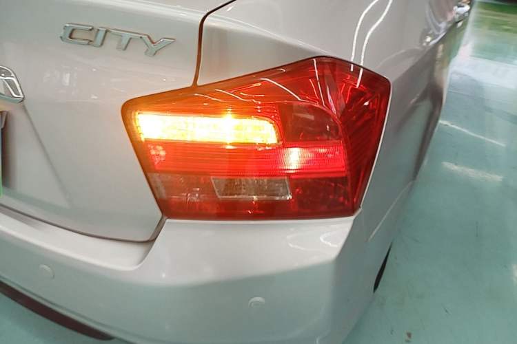 Used Honda City Classic 2014 Style 1.5L Automatic Elite Edition Exterior 3