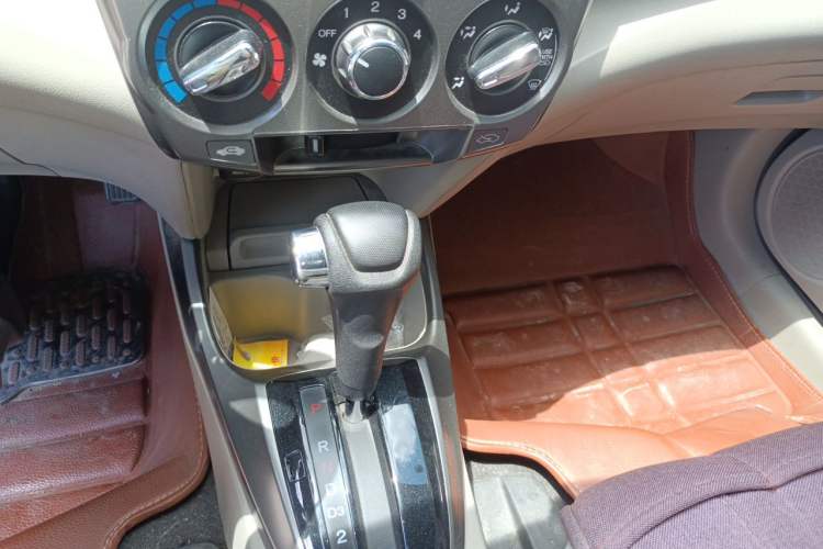 Used Honda City Classic 2014 Style 1.5L Automatic Elite Edition Gear Lever